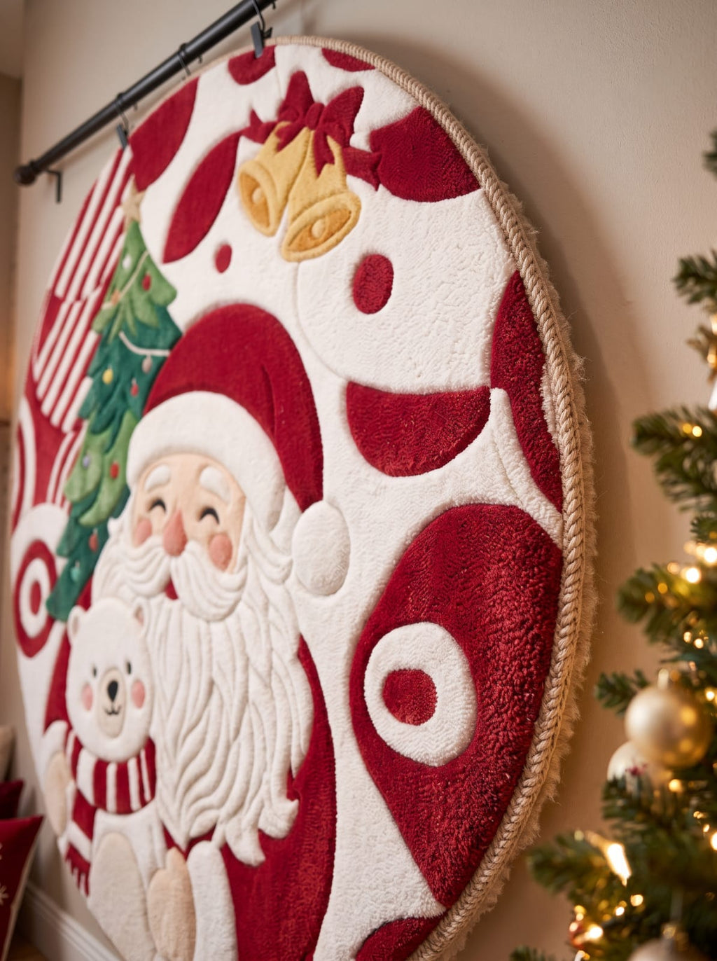 Hand-Tufted Wool Santa Claus & Polar Bear Holiday Rug - Red/White Festive Aesthetic Bedroom Area Carpet